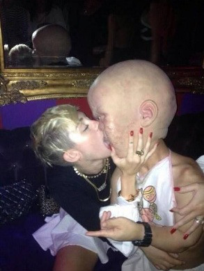 Miley Cyrus, Twitter Miley Cyrus, Twitter